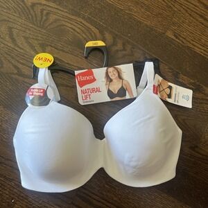 Hanes 34D White  T-Shirt Bra Underwire Lift Adjustable Straps Back Closure